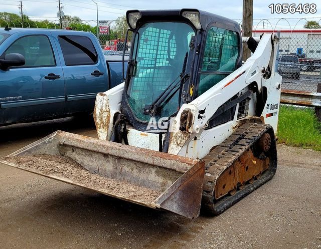 Bán máy xúc lật bánh xích Bobcat T590 cũ năm 2018