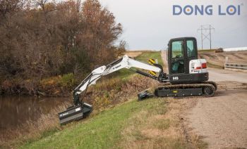 Xe xúc đào mini Bobcat E45