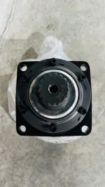 Motor thủy lực cho chổi quét bụi HCN gắn xe Bobcat