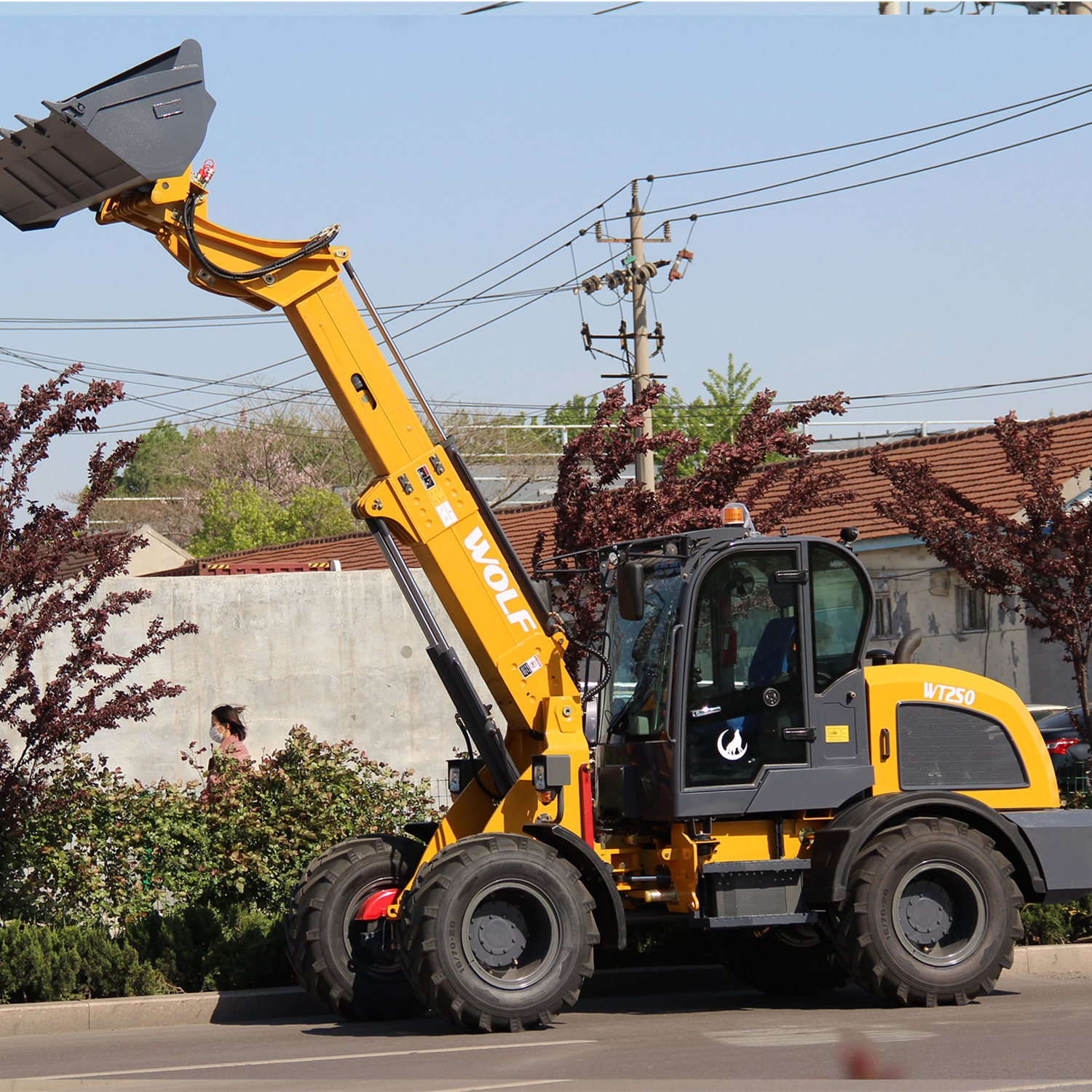 Xe xúc nâng cần dài thò thụt