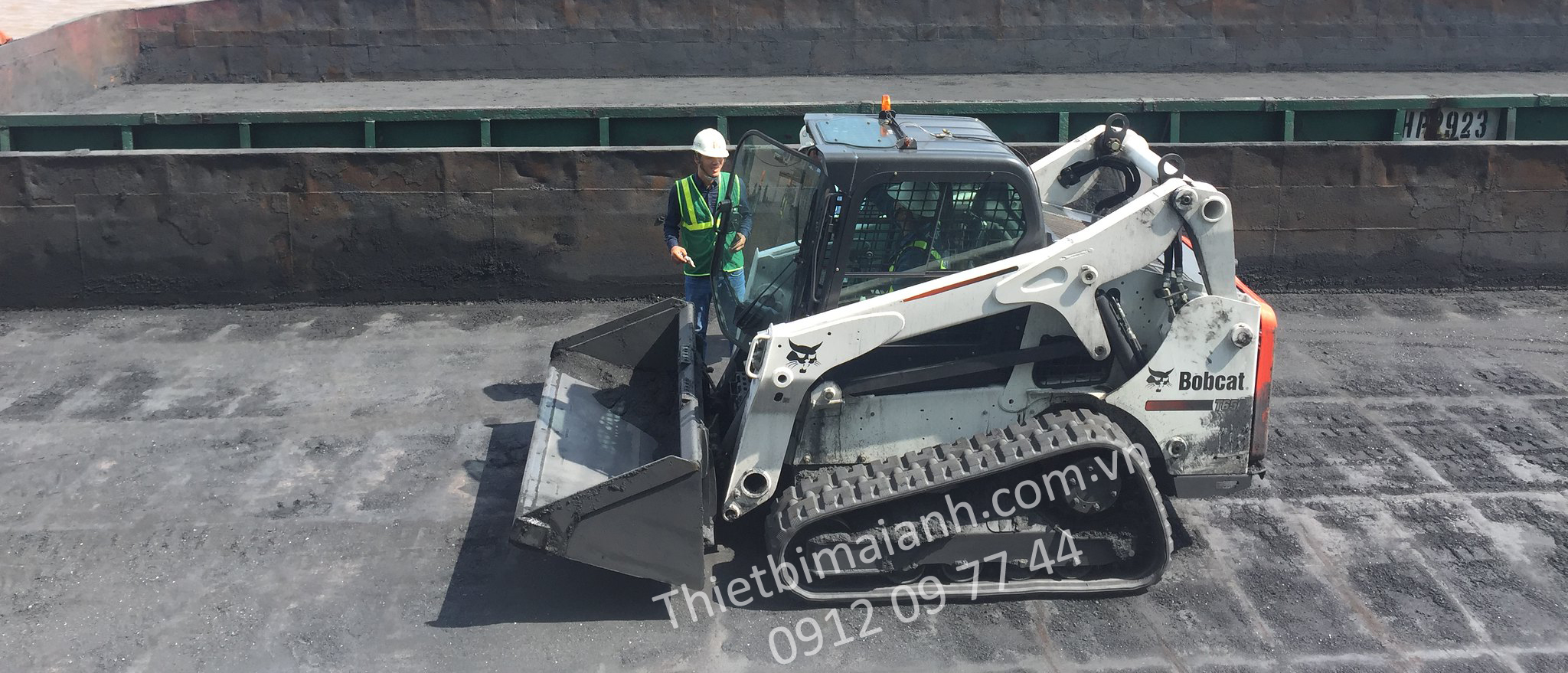 Máy xúc lật bánh xích Bobcat T770