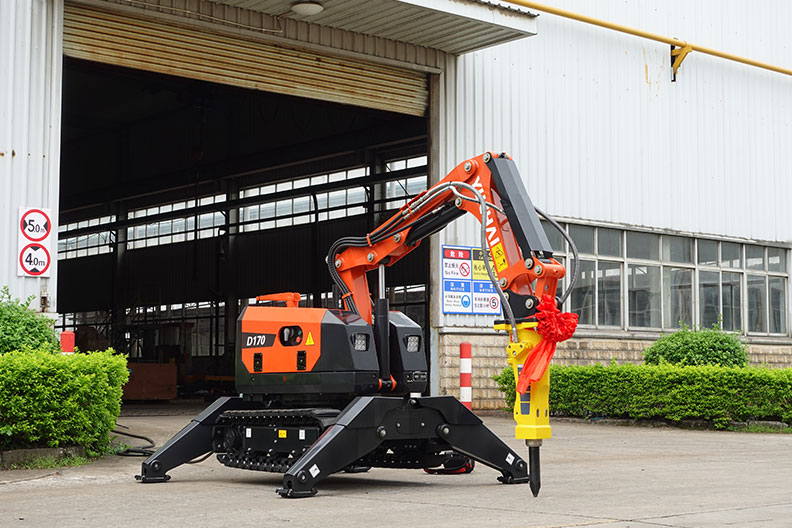 Robot đục gạch điều khiển từ xa